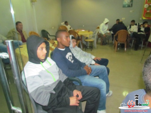 اجواء المقاهي اثناء مباراة الريال واليونايتد